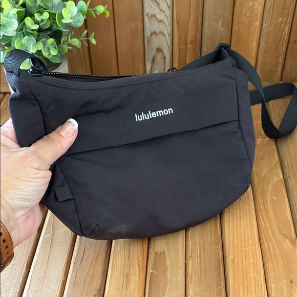 Lululemon Everywhere Belt Bag Black Crossbody Waist Pack 1L - Picture 11 of 12